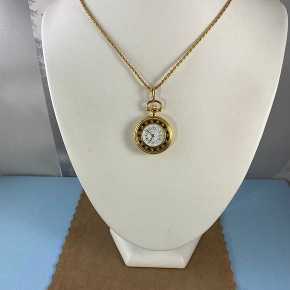 SOLD Vintage Bucherer Swiss Gold Pendant Watch Crystals - Picture 4 of 8